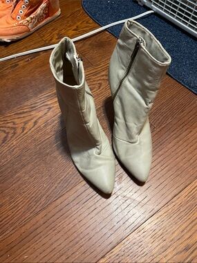 Women's Pointed Toe Ankle Heeled Boots in Cream